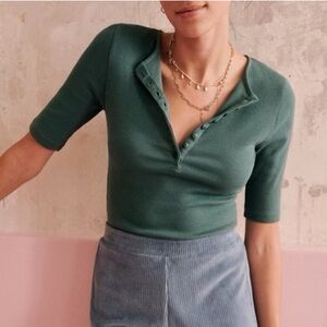 Sezane The Theodora Henley Ribbed Organic Cotton T-Shirt in Green, size XS